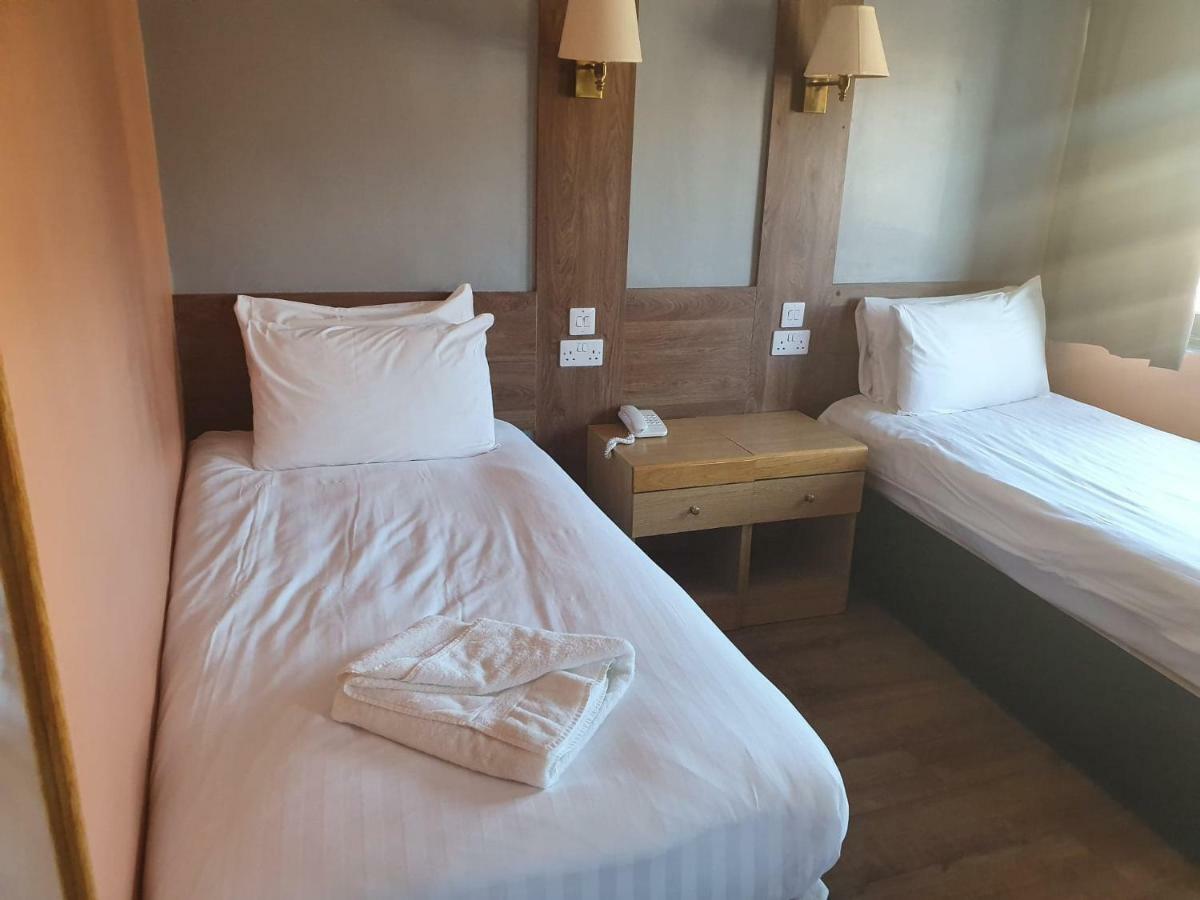קינגסטון אפון הול Gilson Hotel מראה חיצוני תמונה