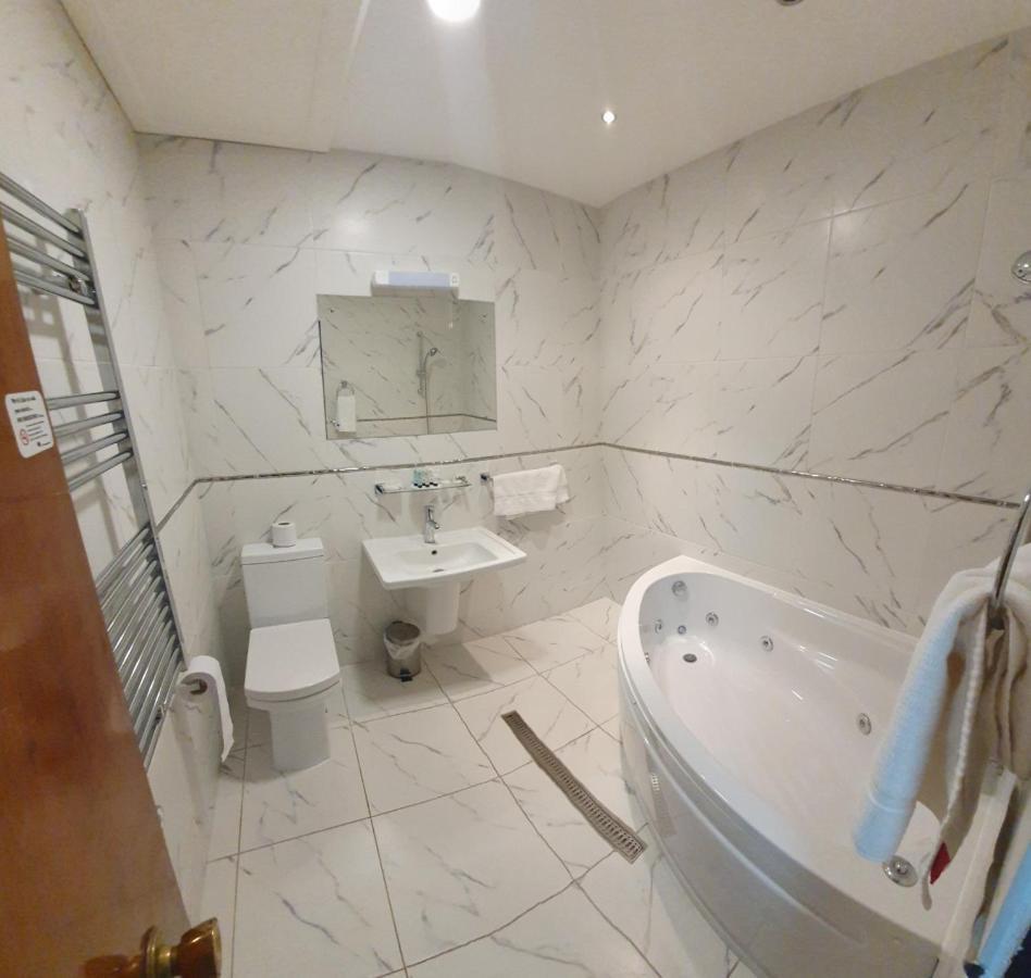 קינגסטון אפון הול Gilson Hotel מראה חיצוני תמונה